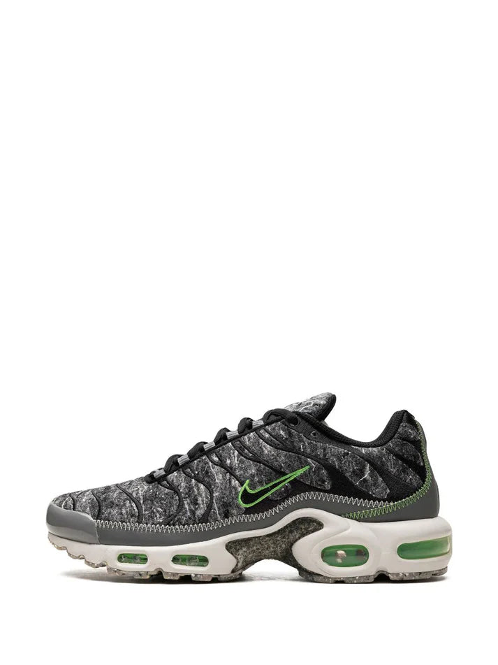 Nike Air Max Plus "Essential Crater Green"