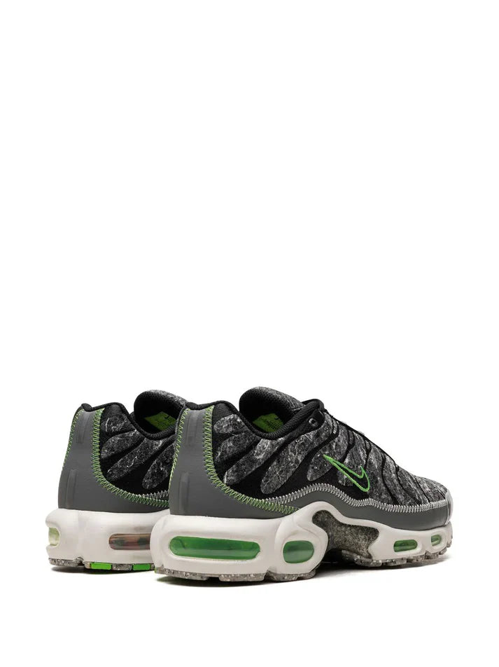 Nike Air Max Plus "Essential Crater Green"