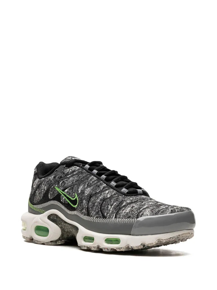 Nike Air Max Plus "Essential Crater Green"