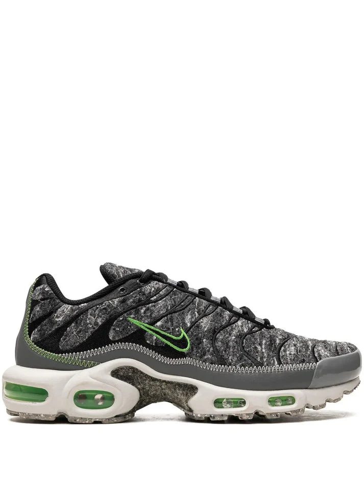 Nike Air Max Plus "Essential Crater Green"