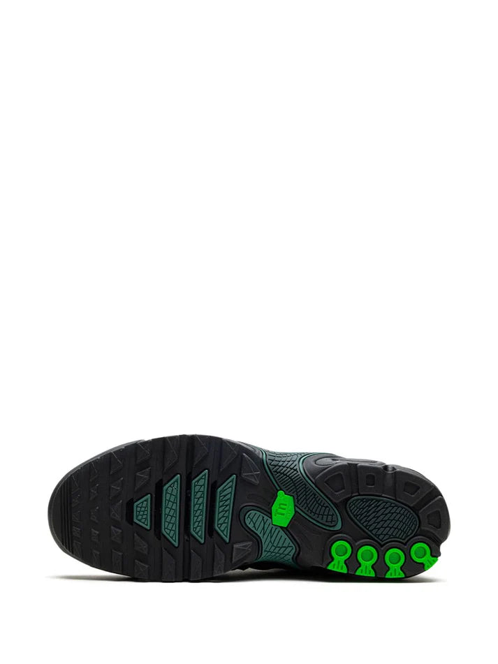 Nike Air Max Plus Drift "Black Volt"